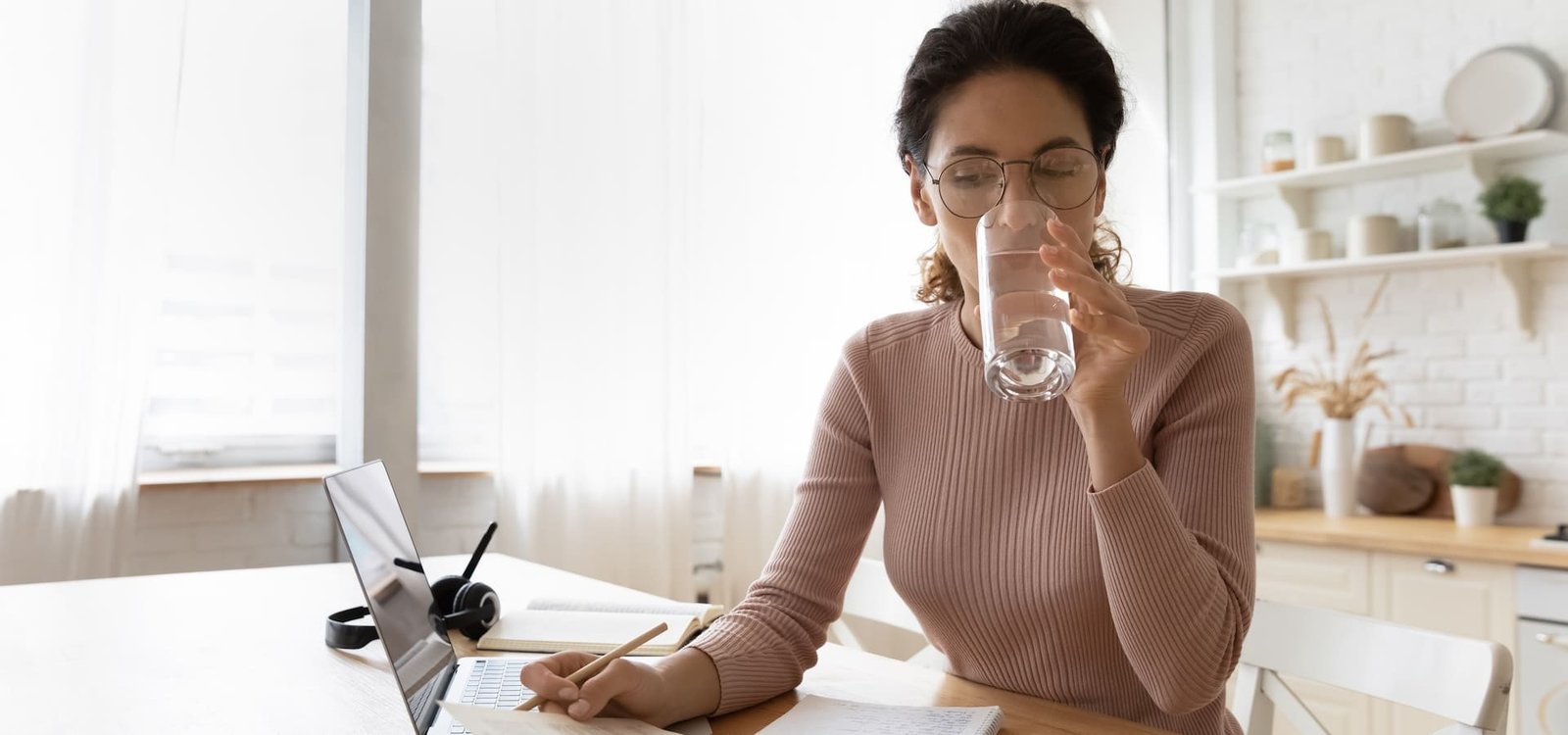 Como beber mais água em casa Talvez a resposta comece na torneira